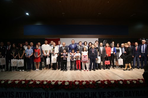 19 Mayıs Atatürk’ü Anma, Gençlik ve Spor Bayramı Tüm Yurtta Olduğu Gibi Küçükçekmece’mizde de Coşku ile Kutlanıyor