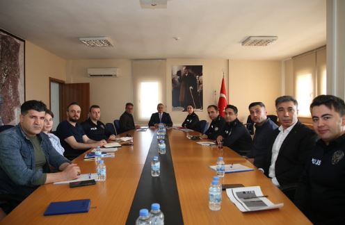 Kaymakamımız Mustafa ANTEPLİOĞLU başkanlığında İlçe Emniyet Asayiş Toplantısı gerçekleştirildi.